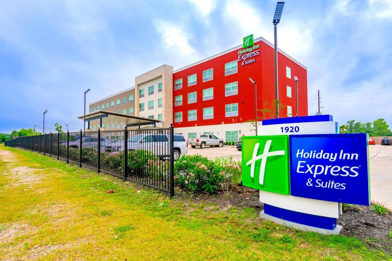 Holiday Inn Express & Suites - Houston Iah - Beltway 8, An Ihg Hotel Exterior photo